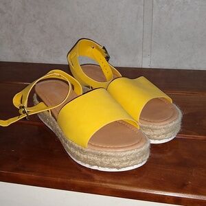 Women's yellow espadrille sandal